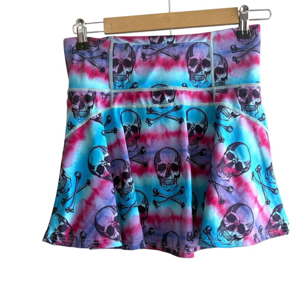 CVG Constantly Varied Gear Size Small Pink Blue Tie Dye Skull Print Mini Skort - Picture 2 of 5